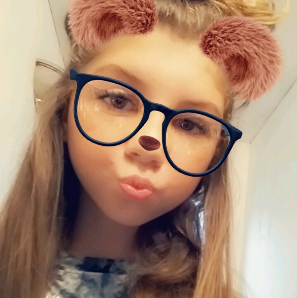 Meet your Posher, Elizabeth